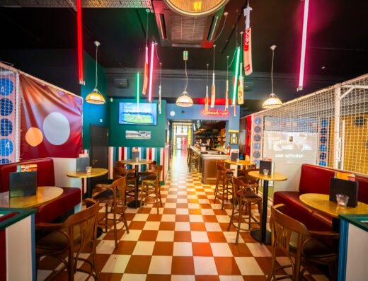 Sixes Social Cricket